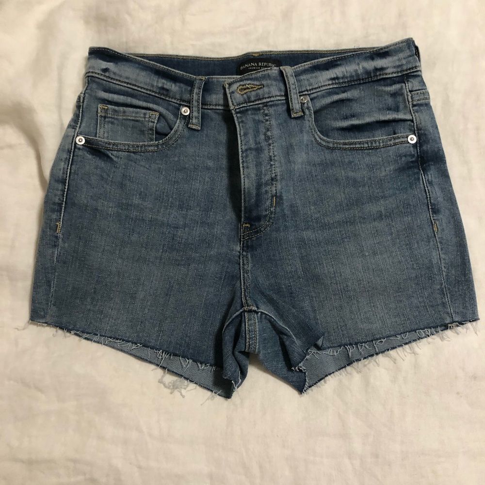 Banana Republic NWOT High Rise Denim Shorts 26